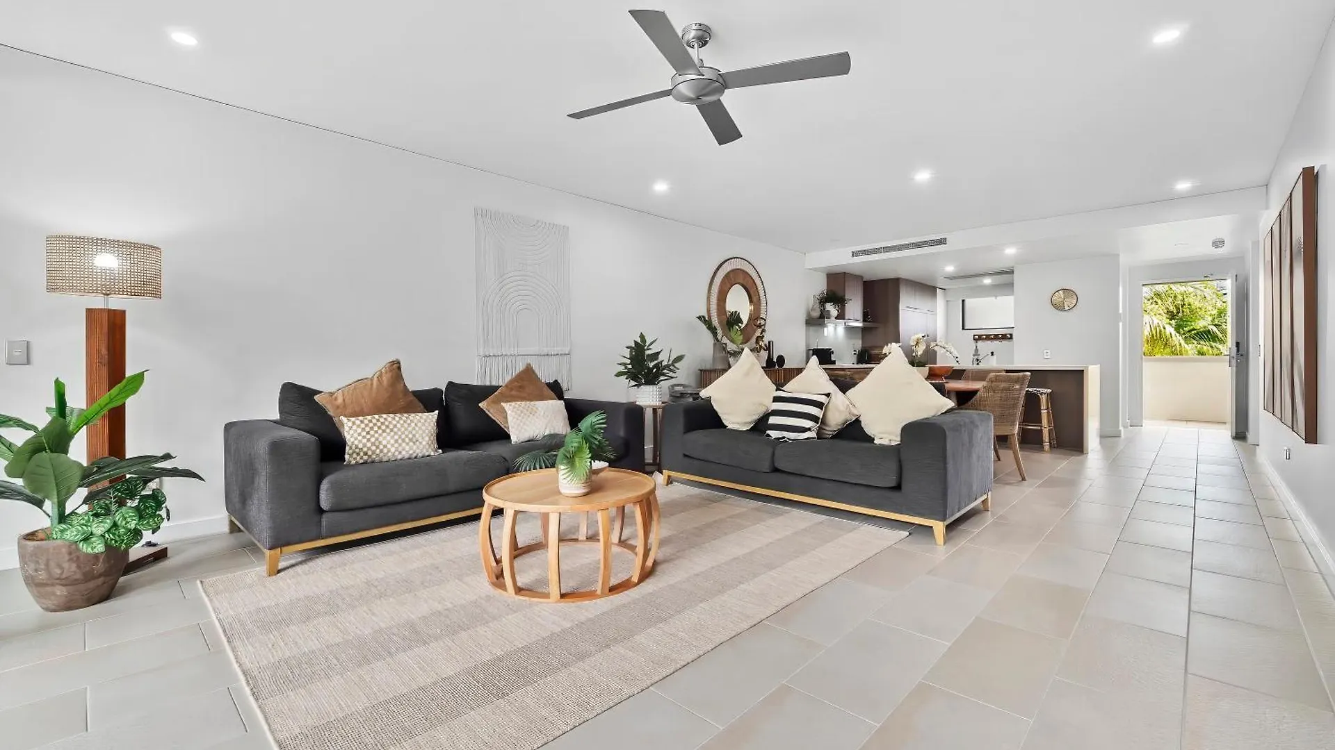 Private Apartments In The Temple Beachfront Resort פאלם קוב אוסטרליה