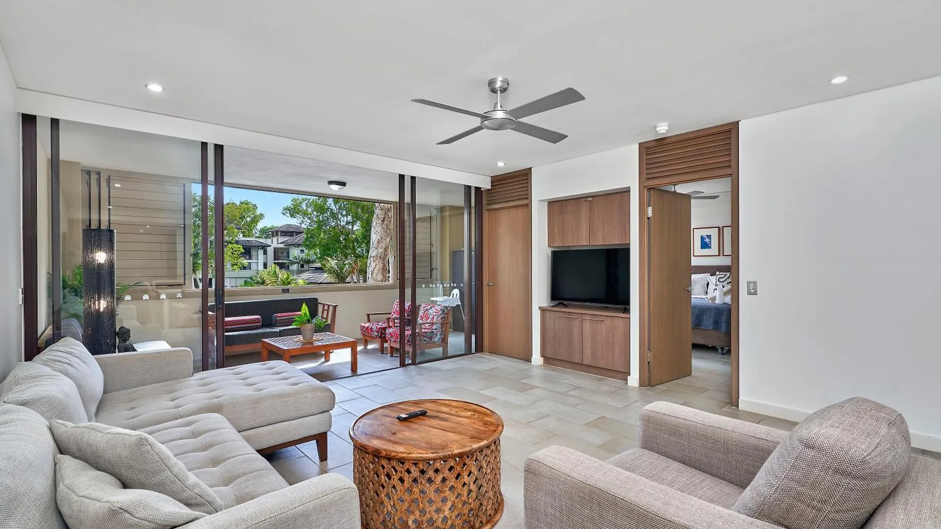 Private Apartments In The Temple Beachfront Resort פאלם קוב אוסטרליה