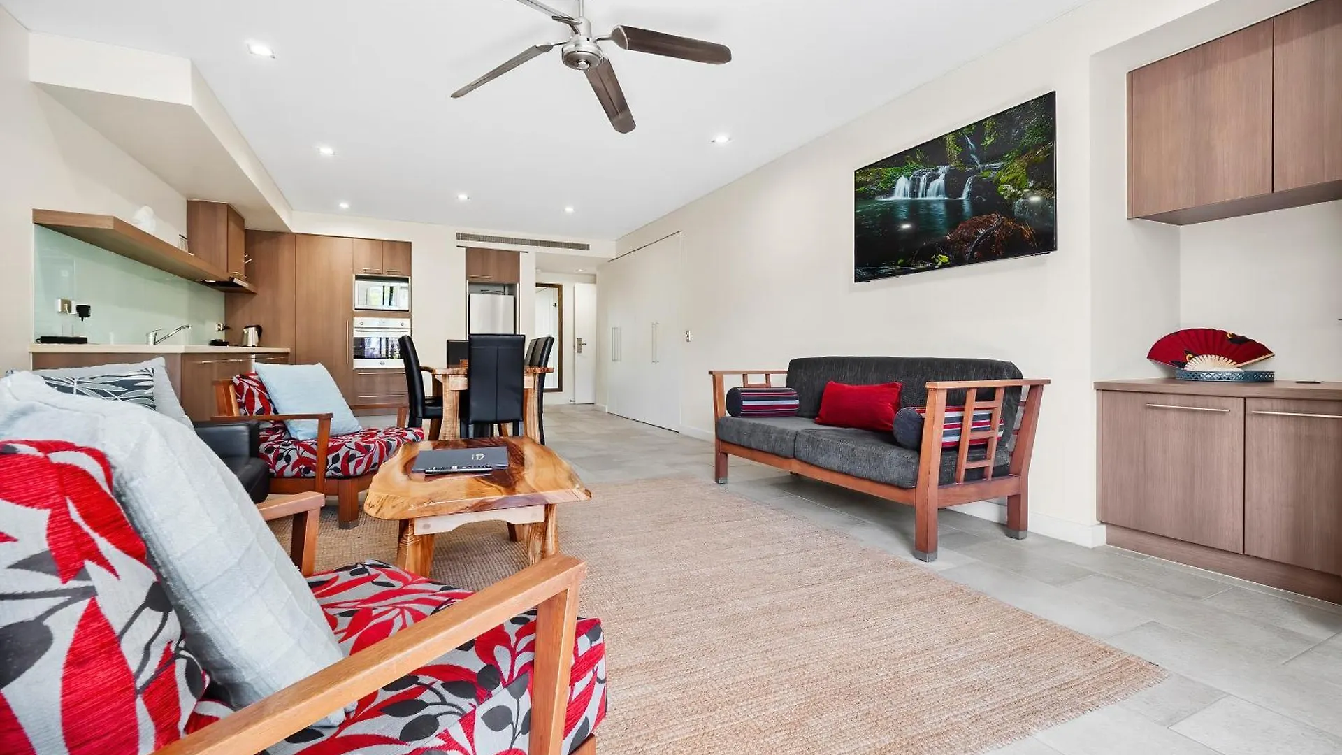 Private Apartments In The Temple Beachfront Resort פאלם קוב