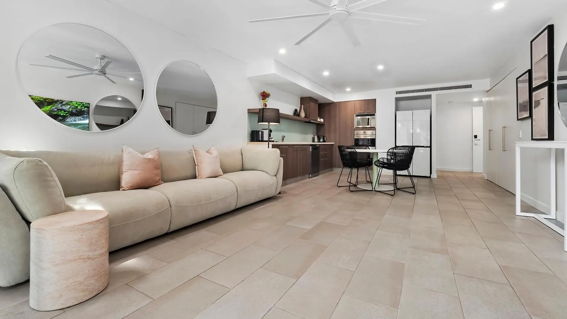 Private Apartments In The Temple Beachfront Resort פאלם קוב