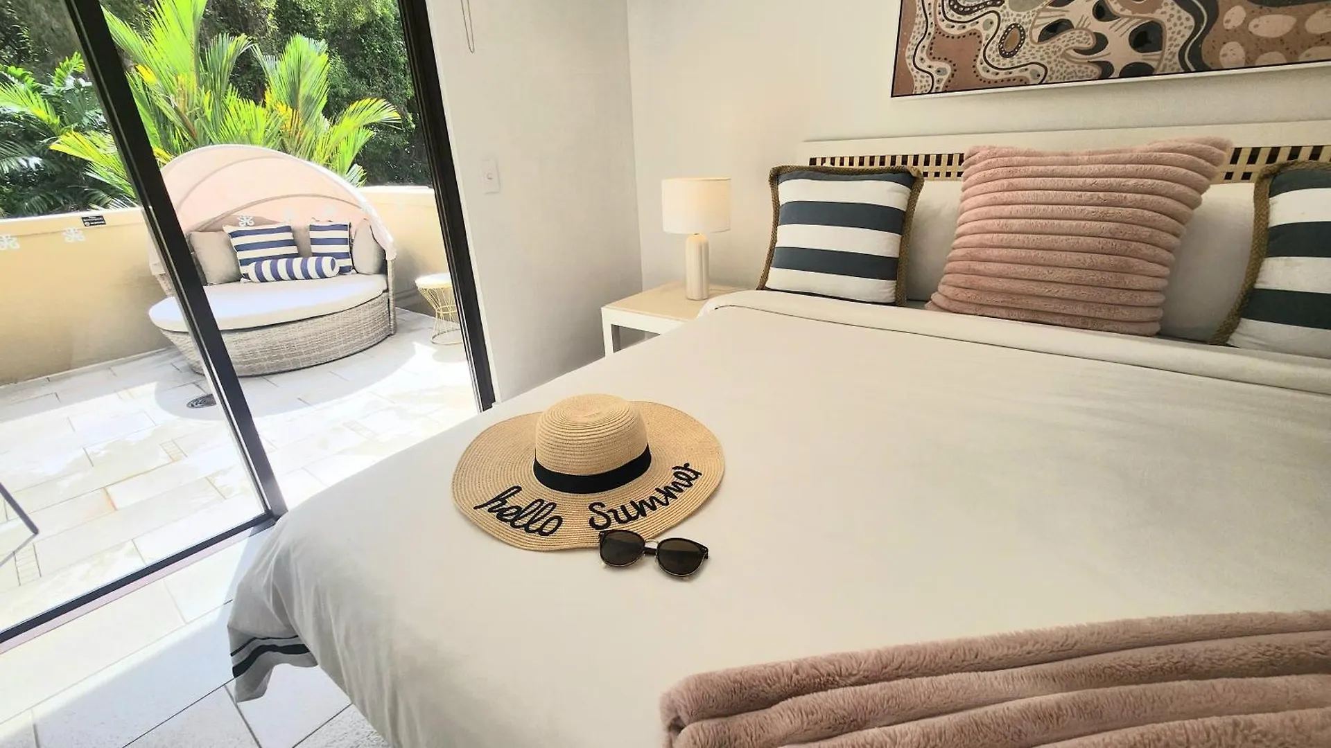 Private Apartments In The Temple Beachfront Resort פאלם קוב